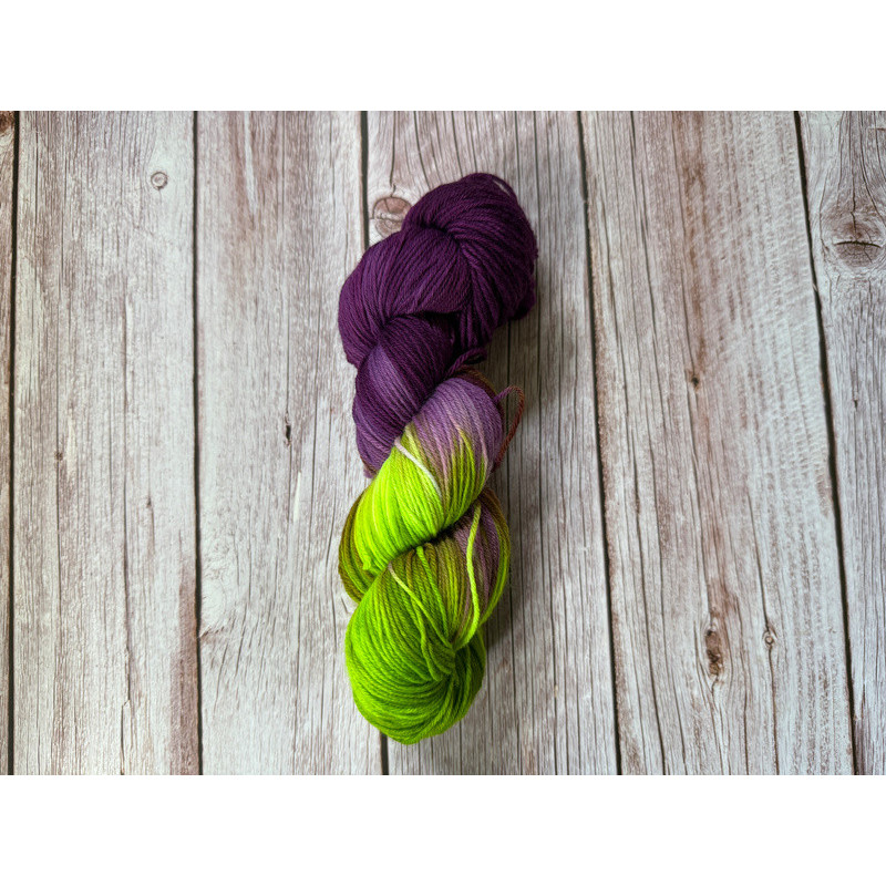 Is it spooky season yet - Handgefärbte extrafeine Merinowolle zum Stricken, Weben und Häkeln
