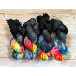 Regenbogen - Handgefärbte extrafeine Merinowolle zum Stricken, Weben und Häkeln